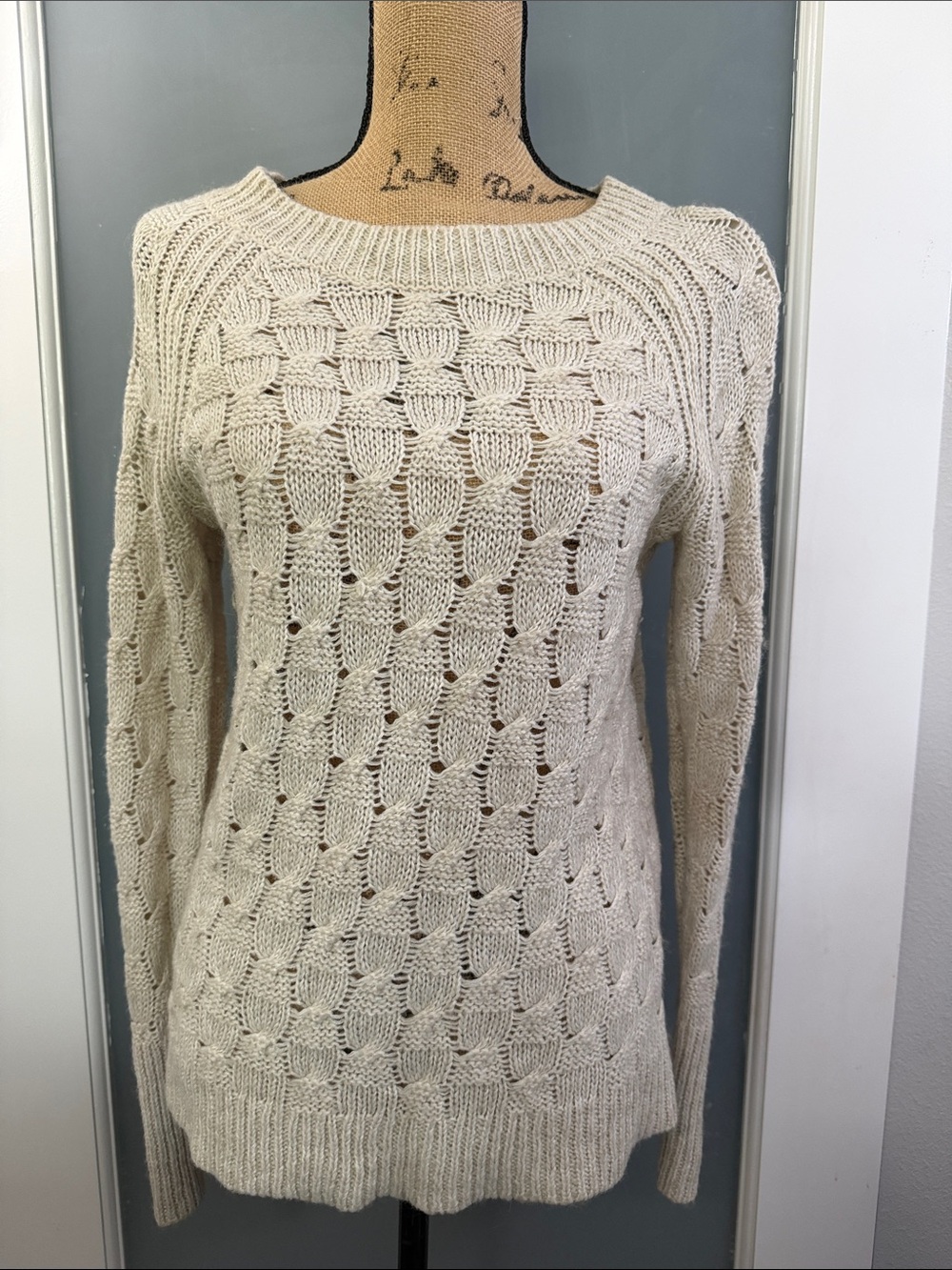 ANN TAYLOR Medium Cream Open-Knit Crewneck Sweater
